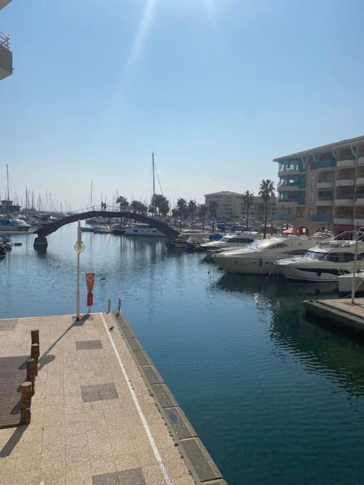 Appt 2 Pieces Port Frejus - Mega Terrasse + Garage Lägenhet Exteriör bild
